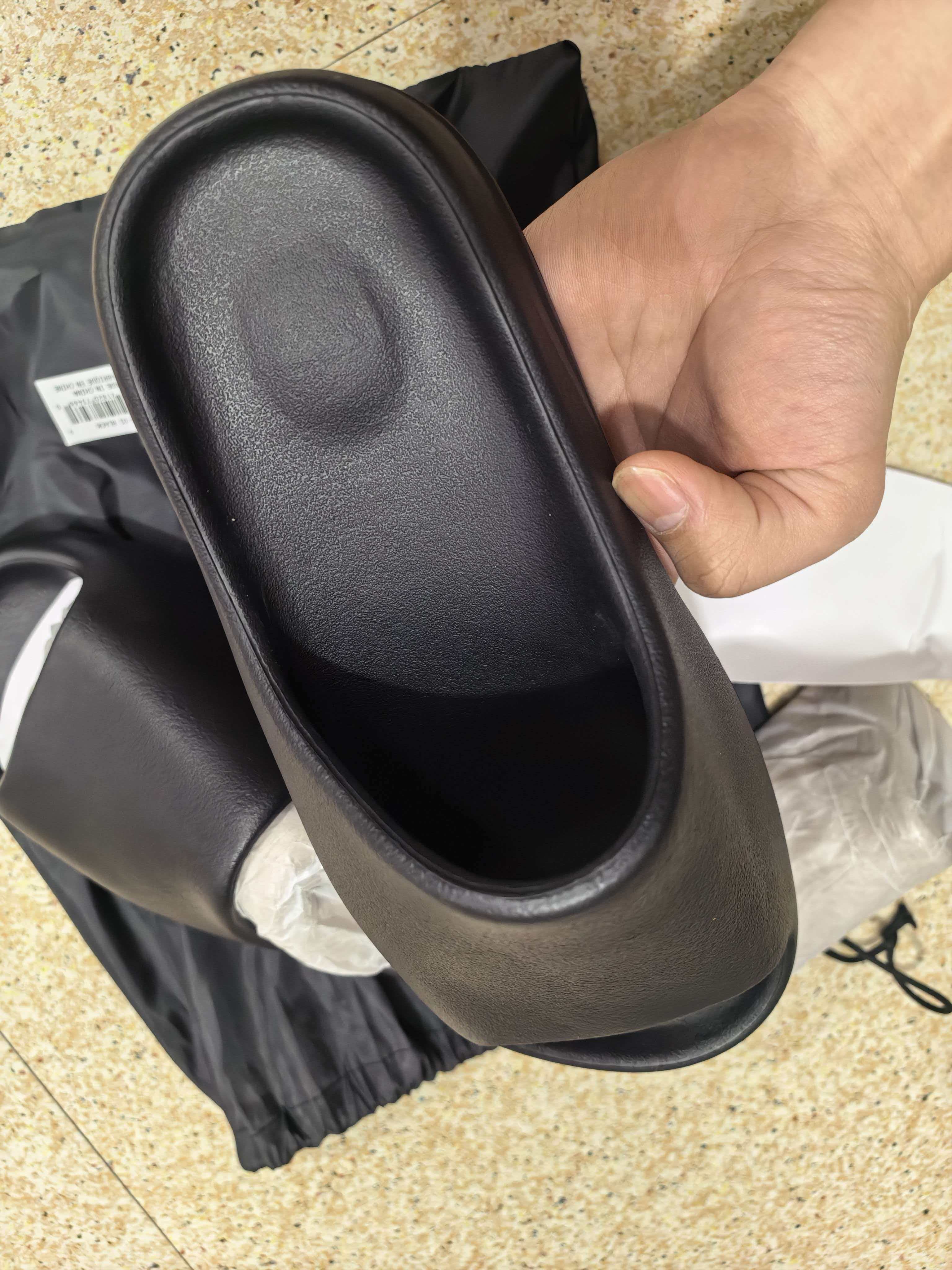 YEEZY YS-01 Slides image 6
